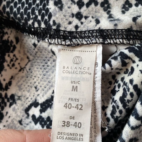 Balance Collection Snake skin Print Leggings White Grey Black Size Medium - Picture 4 of 7